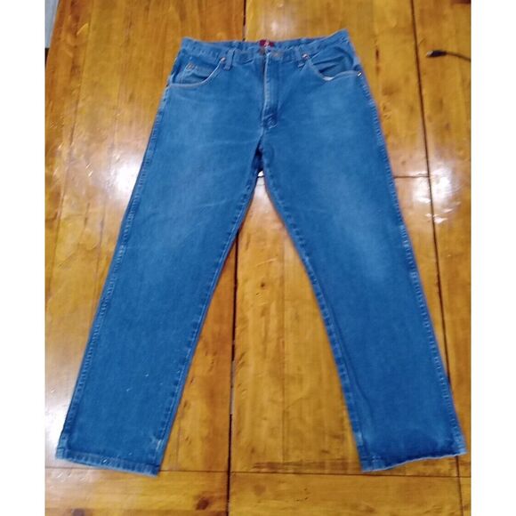 Wrangler Men Jeans Sz 36x32 Relaxed Fit Cotton Straight Leg Dark Wash Denim Blue - Picture 1 of 11